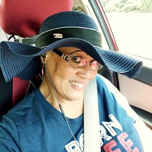 Meet your Posher, Phyllis